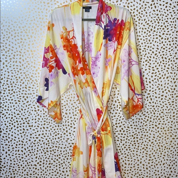 Natori Other - Natori Floral Calf Length Kimono Sleeve Wrap Robe